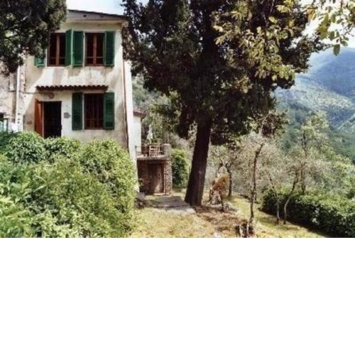 Ferienhaus im ruhigen Dorf mit Garten und Balkon