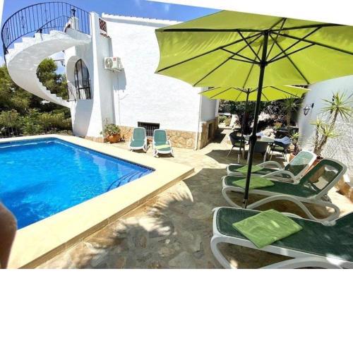 Ferienhaus in Benissa mit Privatem Pool und Meerblick