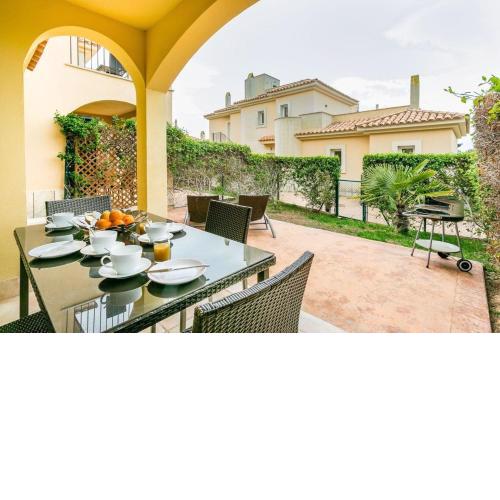 Ferienhaus in Urbanitzaci El Paraíso mit Privatem Garten - a88114