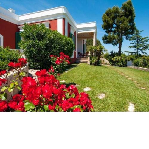 Ferienhaus mit Privatpool für 12 Personen ca 320 m in Monopoli, Adriaküste Italien Ostküste von Apulien6 Schlafzimmer, 6 Badezimmer, Kamin, Spülmaschine, Meer 7 km, Sandstrand 7 km, Privatpool, Klimaanlage, Waschmaschine, Hund