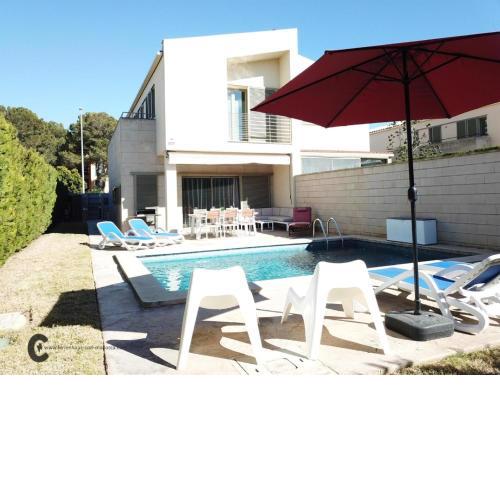 Ferienhaus mit Privatpool für 6 Personen ca 100 m in Puigderrs, Mallorca Südküste von Mallorca3 Schlafzimmer, 2 Badezimmer, TV, Spülmaschine, Privatpool, Klimaanlage, Trockner, Waschmaschine
