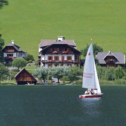 Ferienhof Obergasser und Bergblick