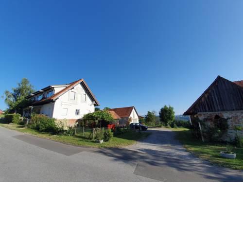 Ferienwohnung am Trausdorfberg - Rosenblick