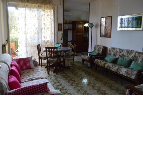 Ferienwohnung auf zwei Etagen mit Balkon, Gartennutzung und Parkplatz