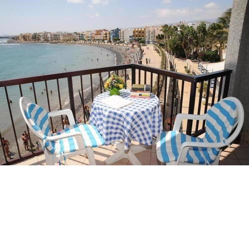 Ferienwohnung mit Balkon direkt am Strand