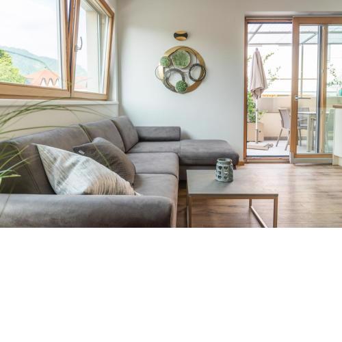 Ferienwohnung mit Garage, Fahrradraum und sehr großer sonnenverwöhnten Terrasse