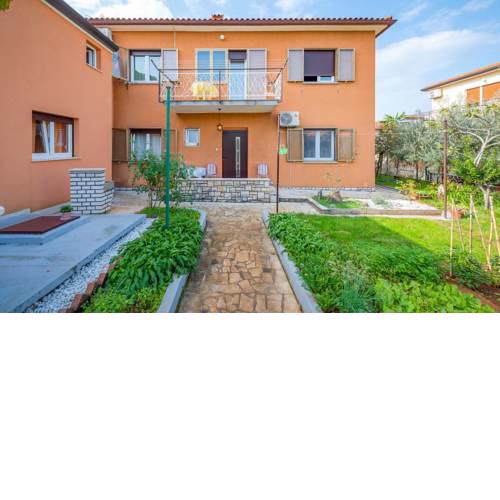 FERUCIO house with apartments
