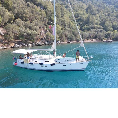 Fethiye ve Bölgesinde Konforlu Bir Yelkenli Tekne