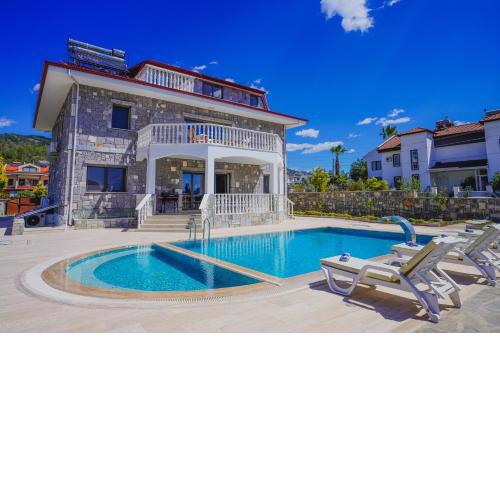 Fethiye'de 5 Yatak Odalı Lüks Villa