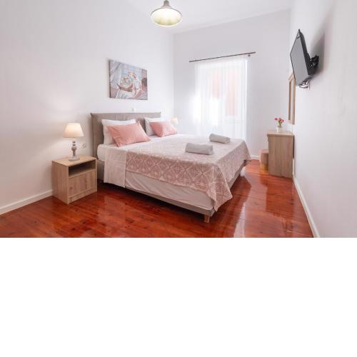 Filarmonikis Deluxe Apartment