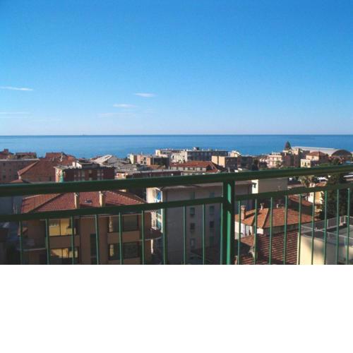 Finalmarina two-rooms apartment 300 mt from the beach with sea view