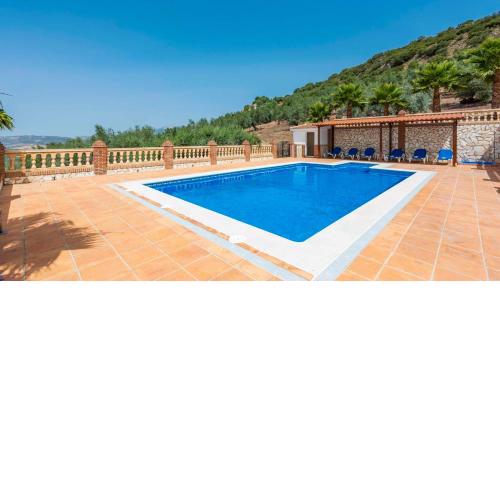 Finca Cerro Alcolea Periana by Ruralidays