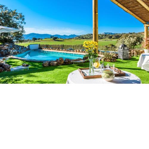 Finca El Hoyo Villanueva del Rosario by Ruralidays