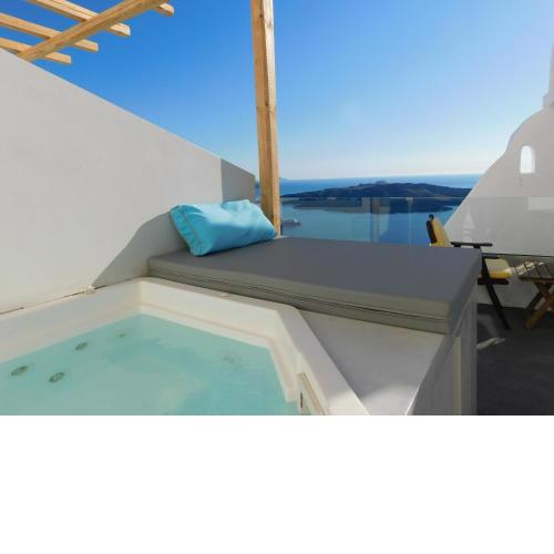 Fira Center View Suites