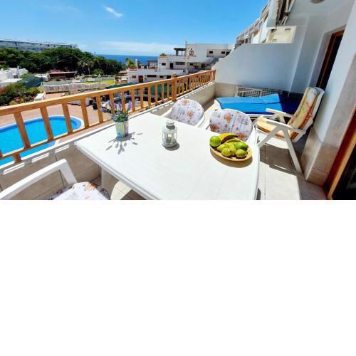 FIRST LINE Los Geranios Ocean View Apartment 50 m from La Pinta beach