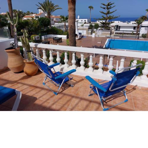 FIRST LINE Villa Flor Sea View Apartment - 50m from La Pinta beach with heated pool in the heart of Playa de LasAmericas