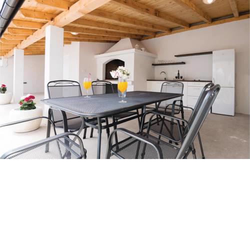 Five-Bedroom Holiday Home in Nadin