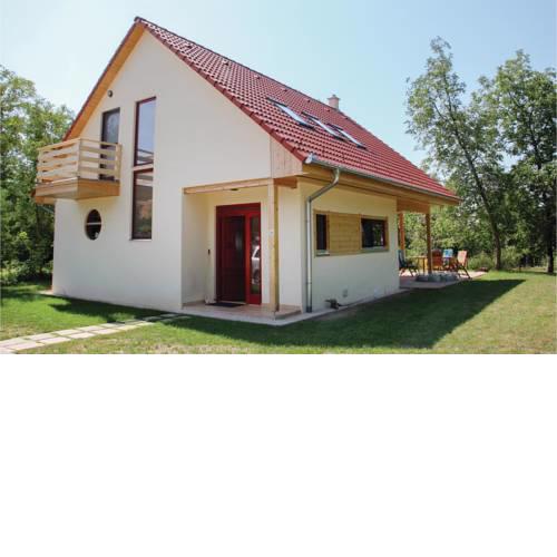 Five-Bedroom Holiday Home in Szolad