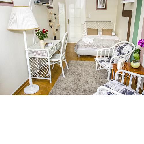 Five Square Apartment