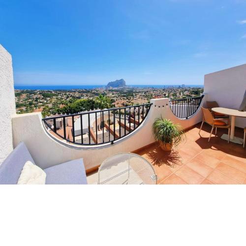Flamingo Apartment: Sea View, 5 Pools, Terrace