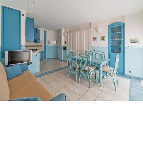 Flat House 302