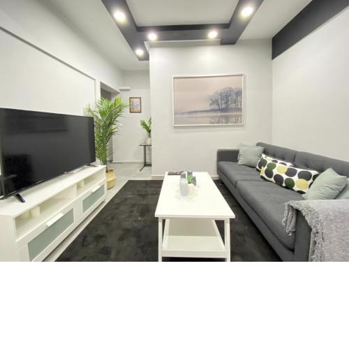 Flat Near Bagdat Street with Chic Interior Design