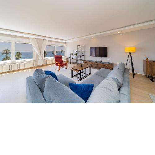 Flat w Balcony 3 min to Konyaalti Beach in Antalya