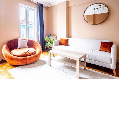 Flat with Bridge View 200 m to Ortakoy Shore