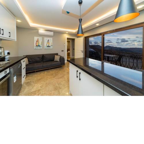 Flat with Jacuzzi and Sea View in Kas Antalya