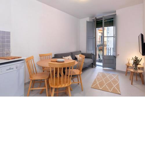 Flateli Cort Reial 10