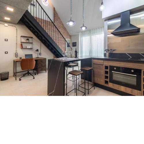 Flatguest Industrial Loft PLUS by Marina Suites - WIFI