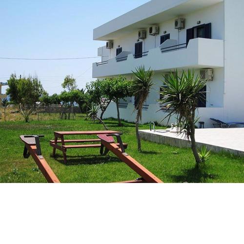 Flisvos Apartments