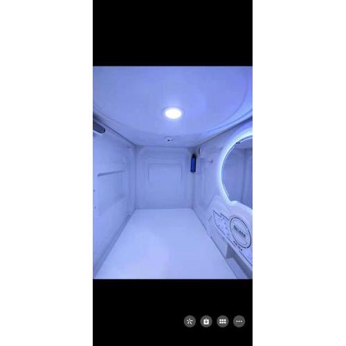 flor hostel capsules