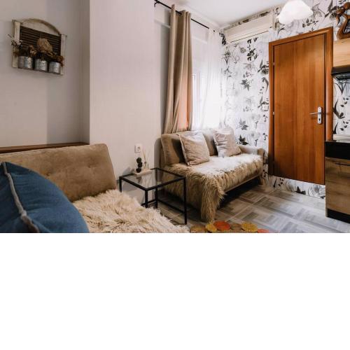 Floret Apartment