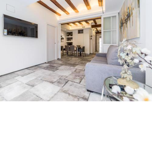 FLORIT FLATS - CENTER MODERN 1BR 2Bth TERRACE WI-FI AC
