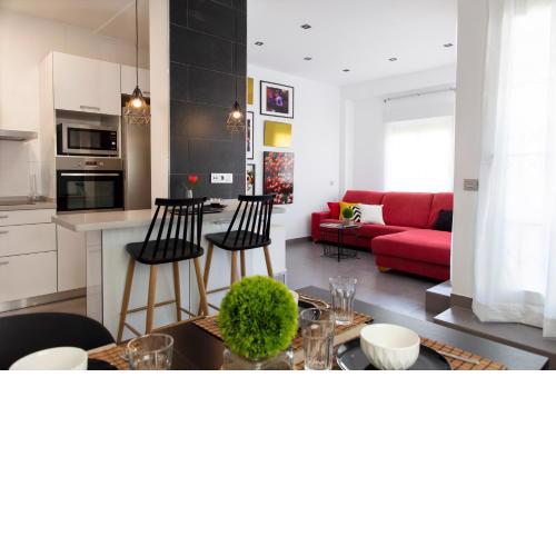 FLORIT FLATS - Stylish 2 Bedroom AC Wifi Terrace Attic in Valencia Center
