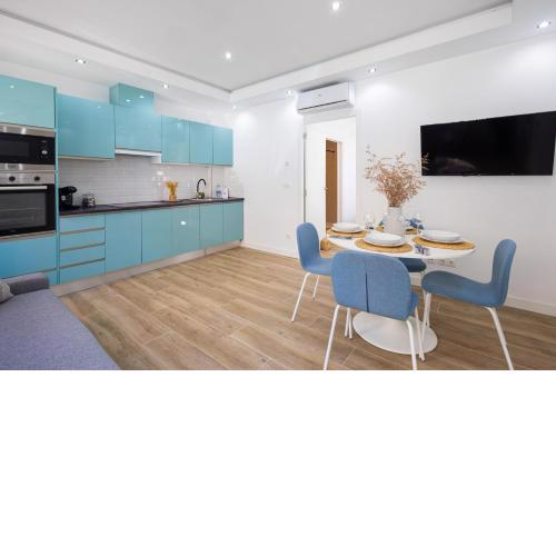 FLORIT FLATS - The Port Avenue Apartment
