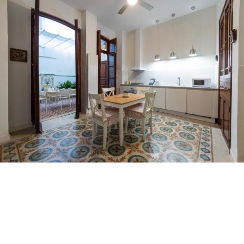 FLORIT FLATS - Traditional House in El Cabanyal