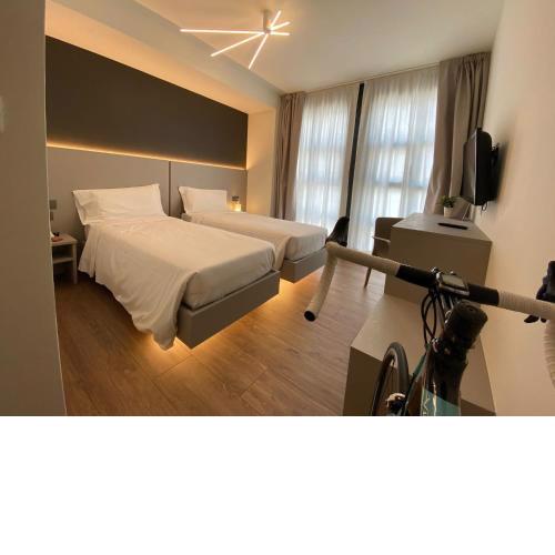 Fly Bike Hotel