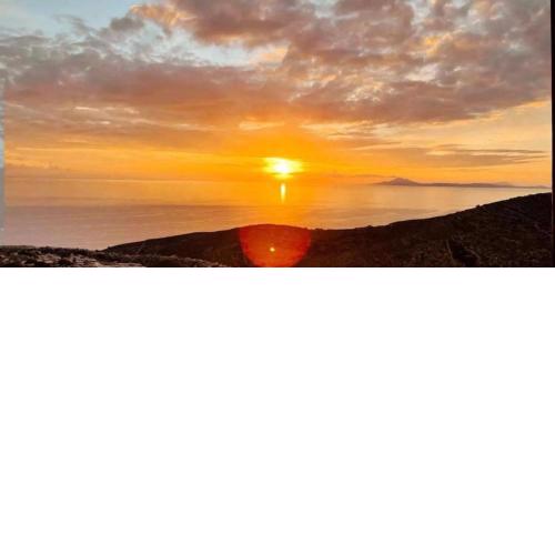 Folegandros Enchanting Cycladic Home Sunset Views