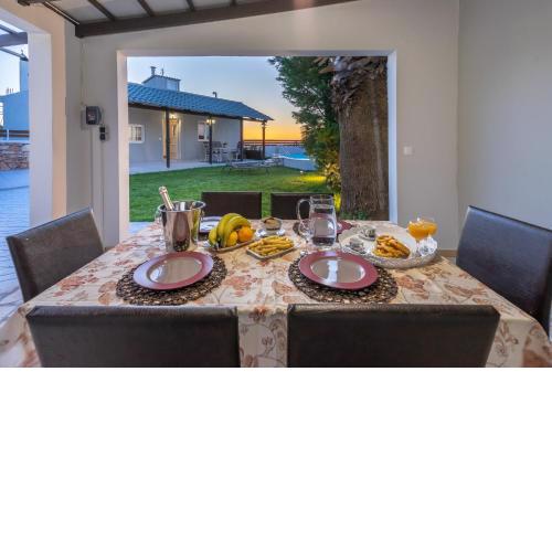 Fontana Luxury Villa Salakos With Pool Near Beach