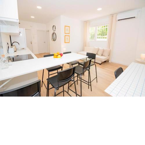 For You Rentals Cozy and charming 3-bedroom apartment in Madrid ASR18