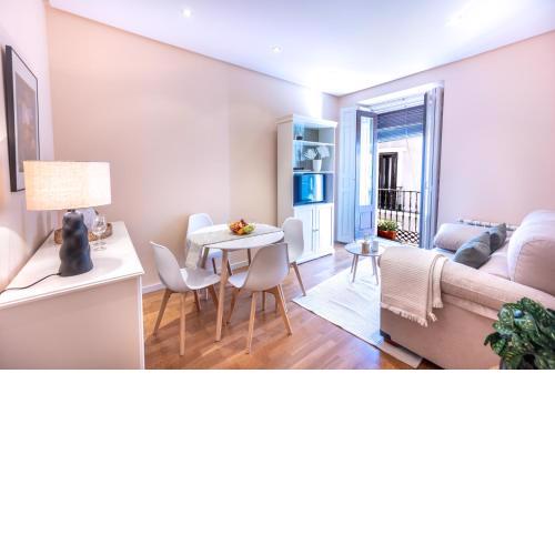For you Rentals Elegante y colonial Apartamento en Malasaña MAD28
