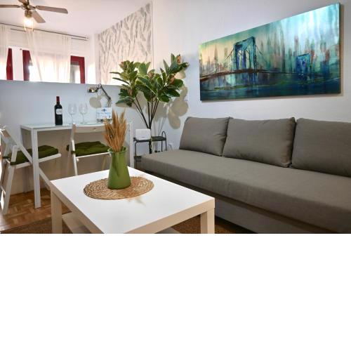 For You Rentals Luminoso y práctico apartamento en El Barrio del Pilar HRL5