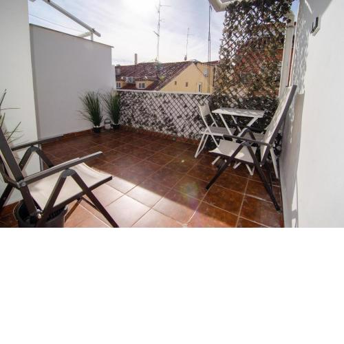 For You Rentals Penthouse with Terrace Center Madrid Gran ViaVAL37