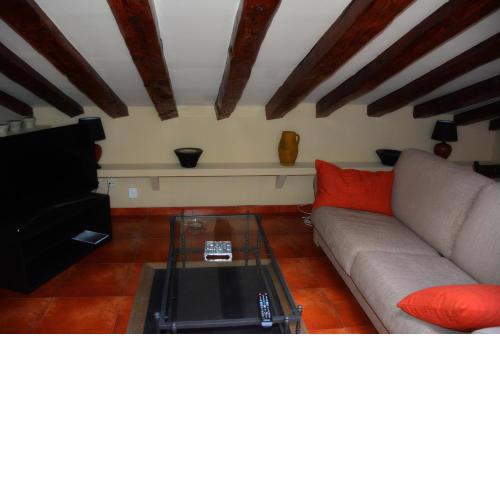 For You Rentals Preciosa Buhardilla en plena Puerta del Sol de Madrid COR2