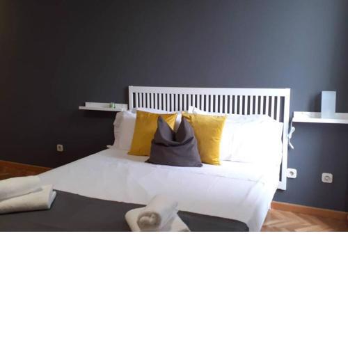 For You Rentals STUDIO LA LATINA ABD13