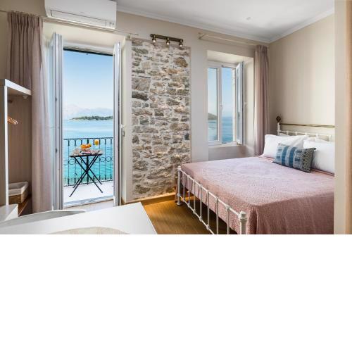 Fotiadis Family Luxury Suites by Konnect