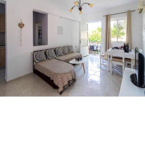 Fotis house