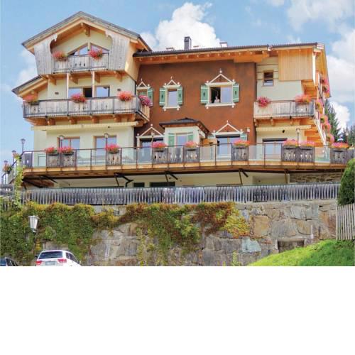 Four-Bedroom Apartment in Kartitsch